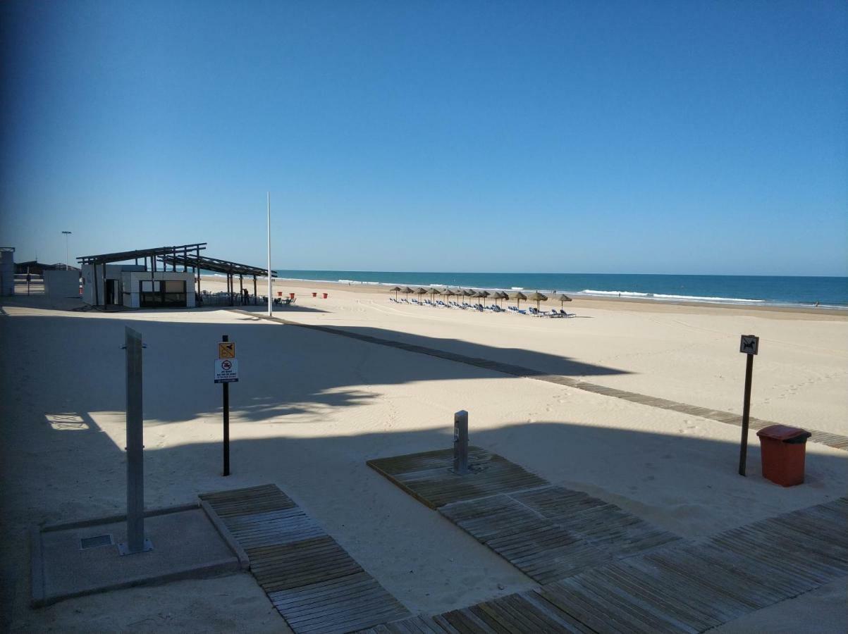 Guesting Comodoro Apartment Cadiz Bagian luar foto