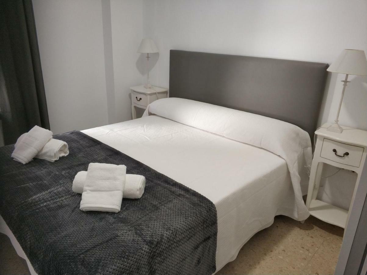 Guesting Comodoro Apartment Cadiz Bagian luar foto